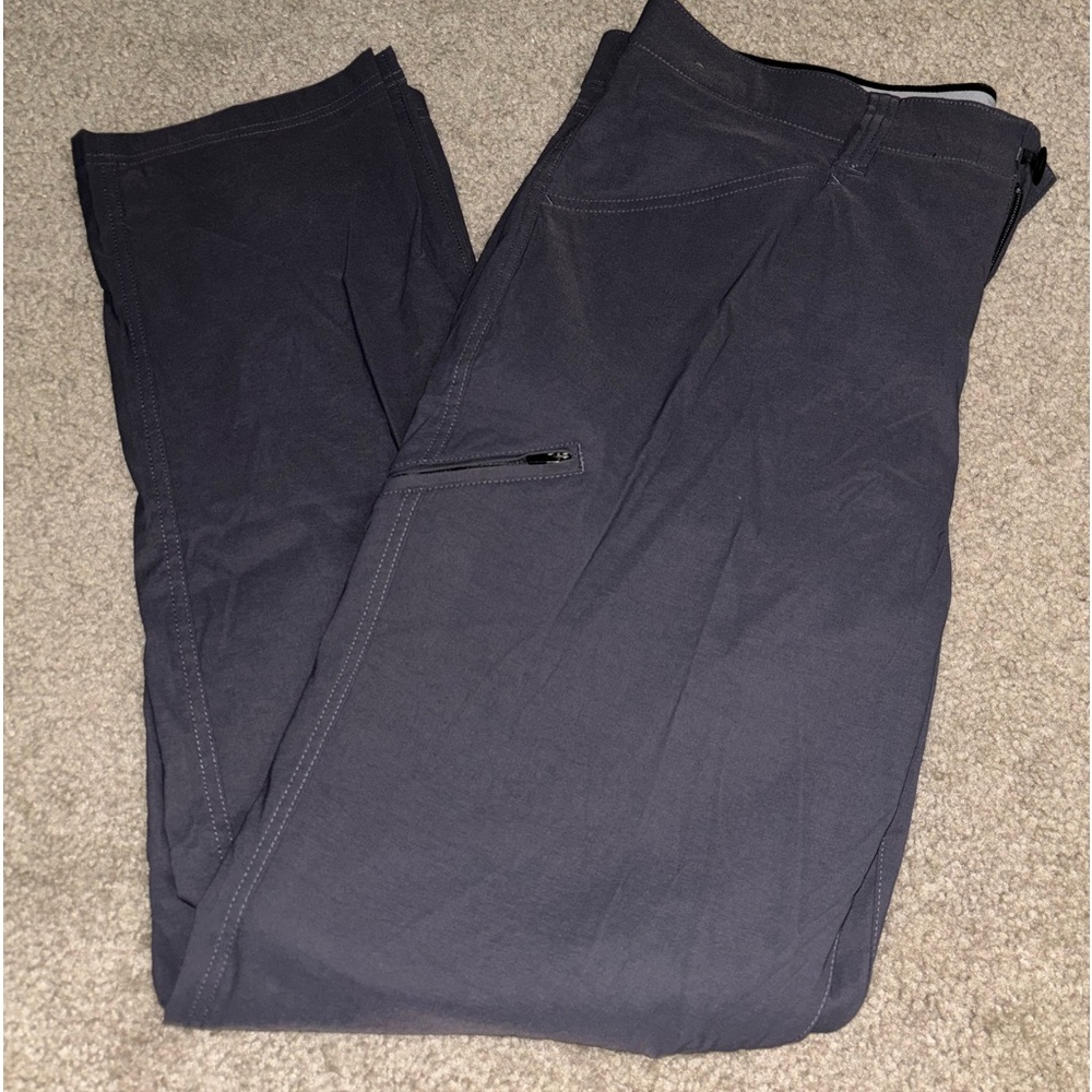 Orvis adult men’s work out pants 36X32 gray color stretchy material thin fit